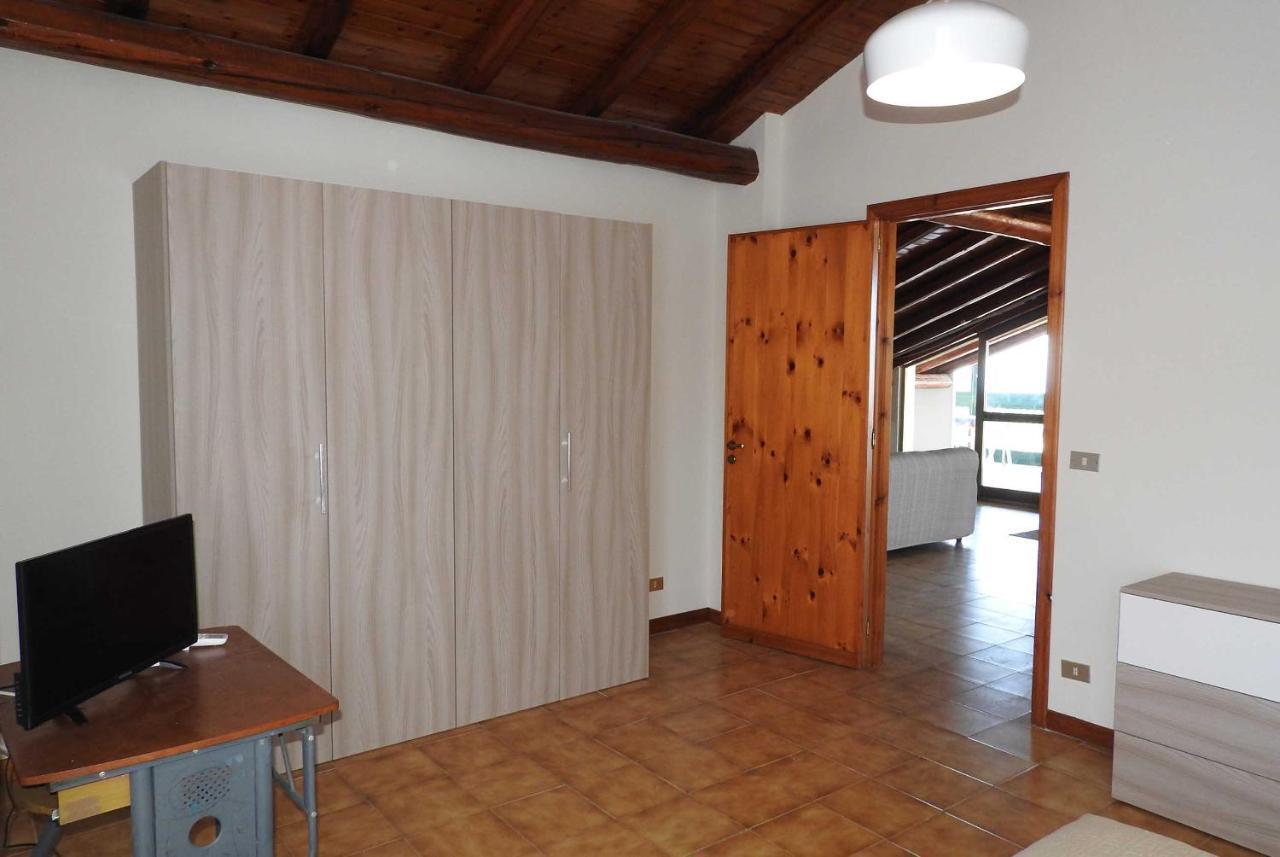 Mansarda Sul Mare Dei Ciclopi Aci Trezza Exterior foto